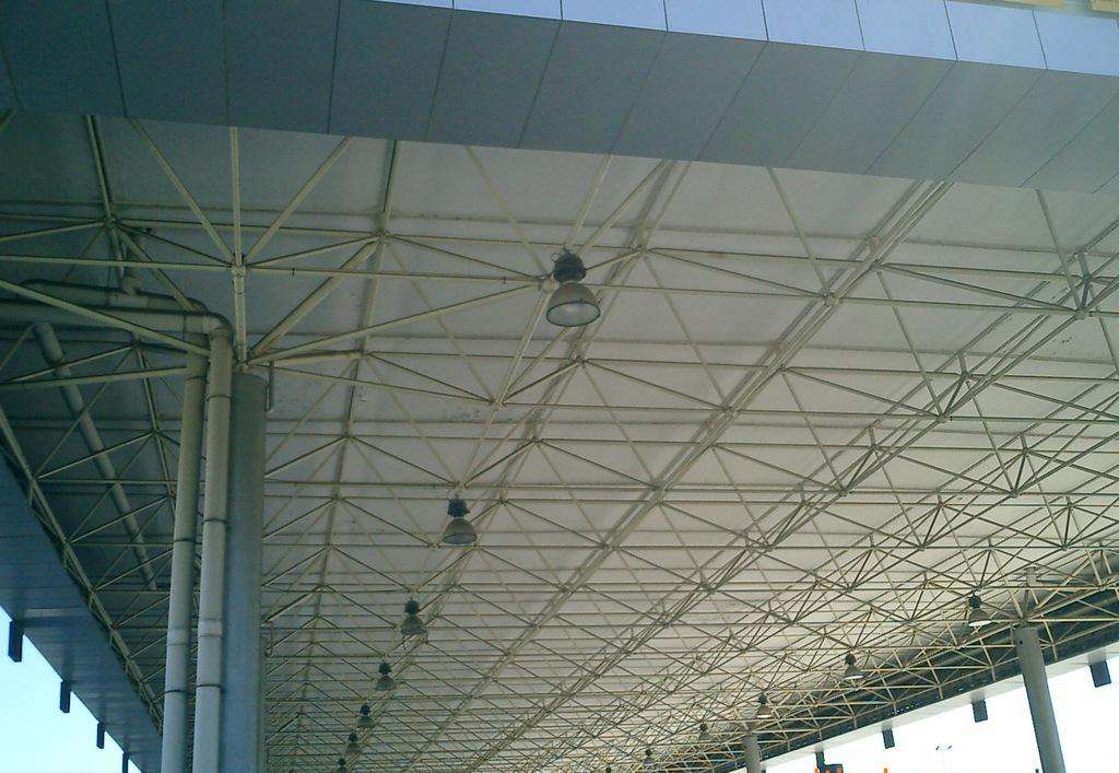 网架设计的支撑方式主要有哪些 网架设计的支撑方式主要有哪些